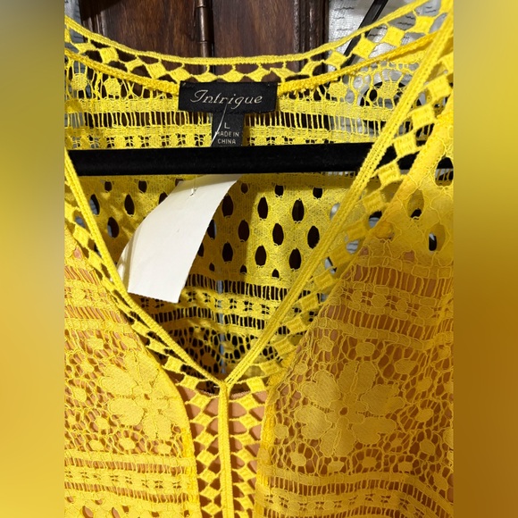 Elegant Yellow Lace Midi Dress - Picture 2 of 5